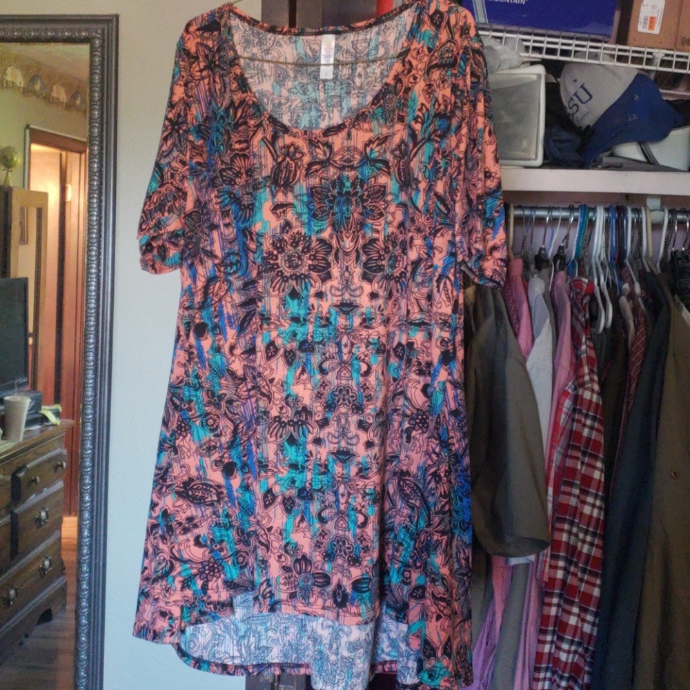 Lularoe top